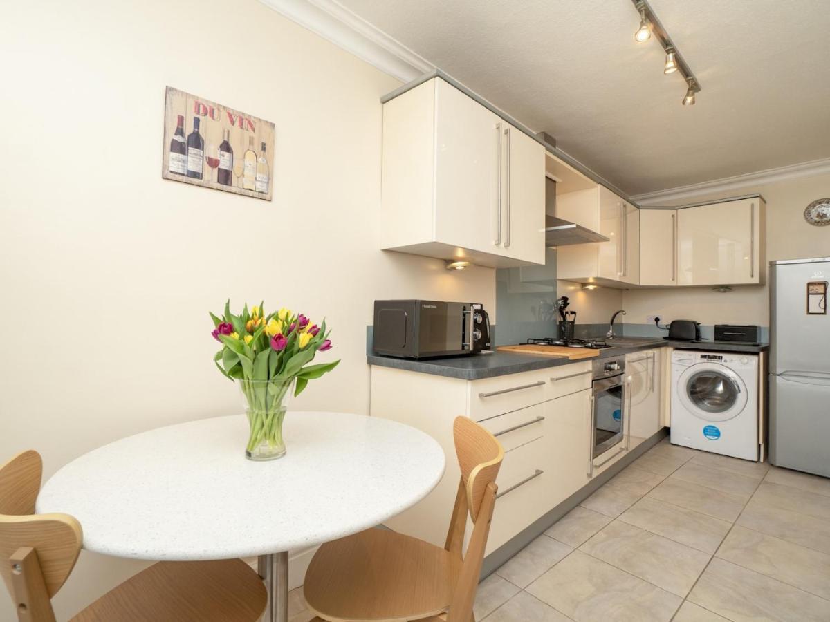 Pass The Keys Lovely 1 Bed Flat With Parking Close To The Centre *