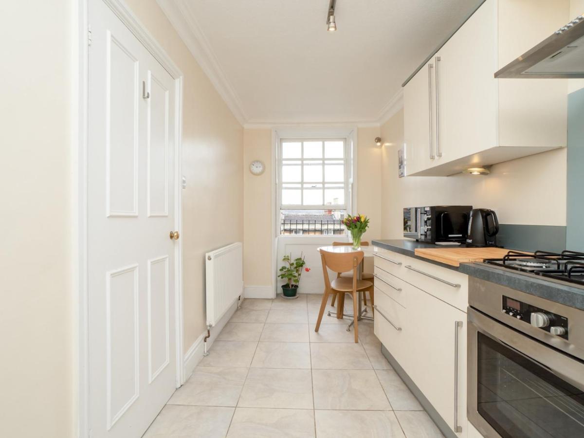 Pass The Keys Lovely 1 Bed Flat With Parking Close To The Centre *